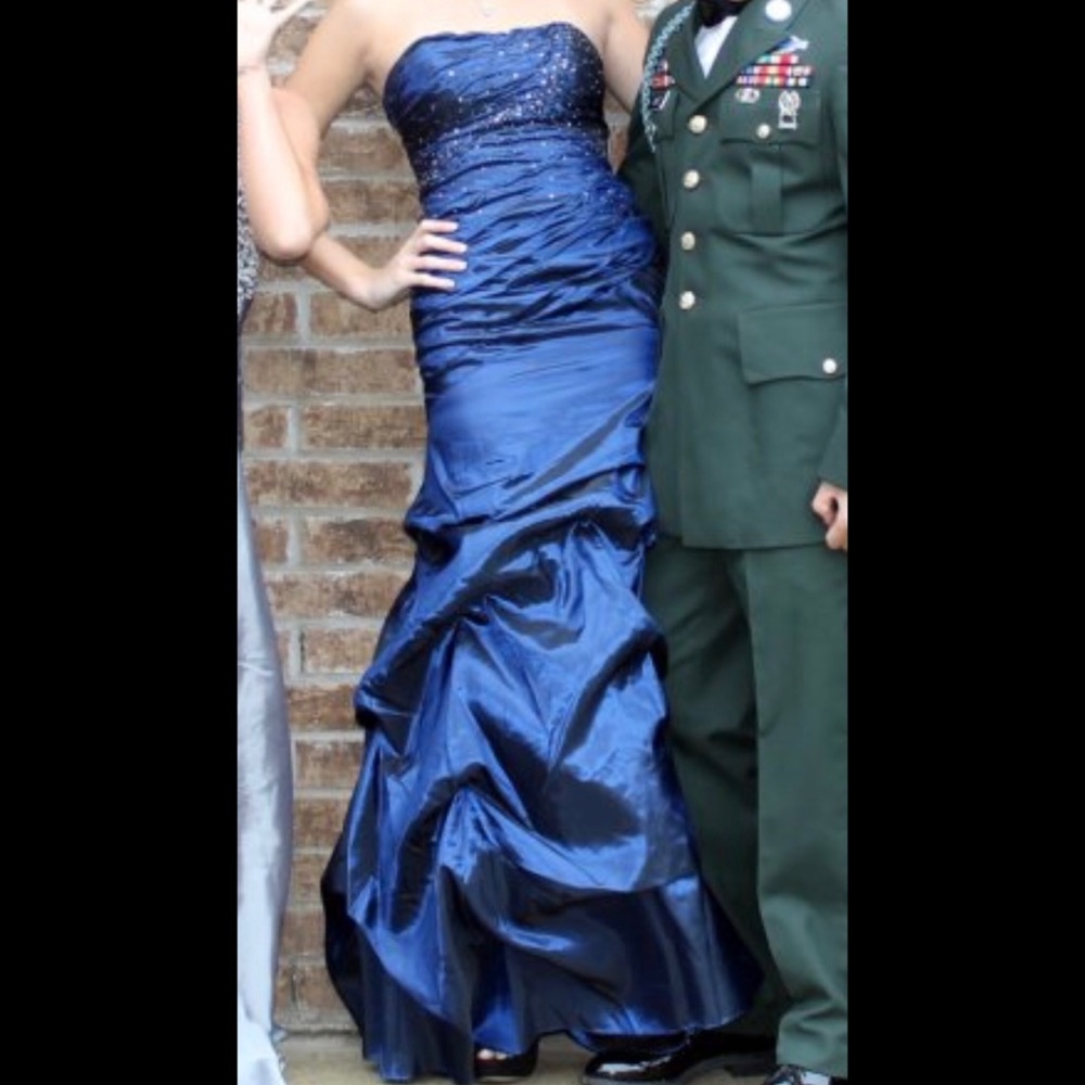 Military ball/prom dress.  Make offer! 😍👗